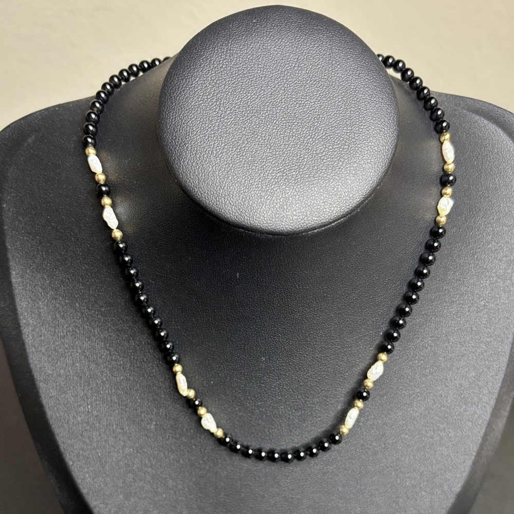 Vintage Black Stone Rice Pearl Dainty Necklace Pat. 537985 Gold Tone